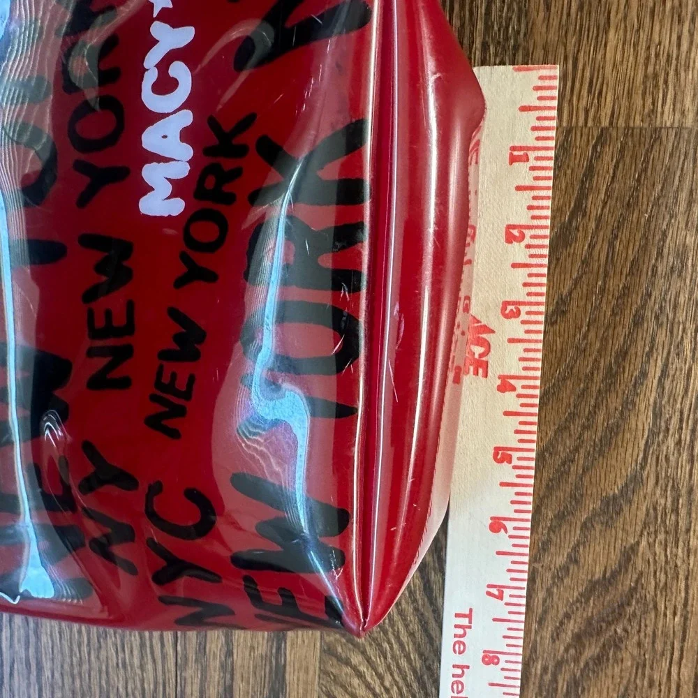 Macy's New York City Souvenir Tote Bag Red Vinyl Y2K Herald Square Small Zip Bag
